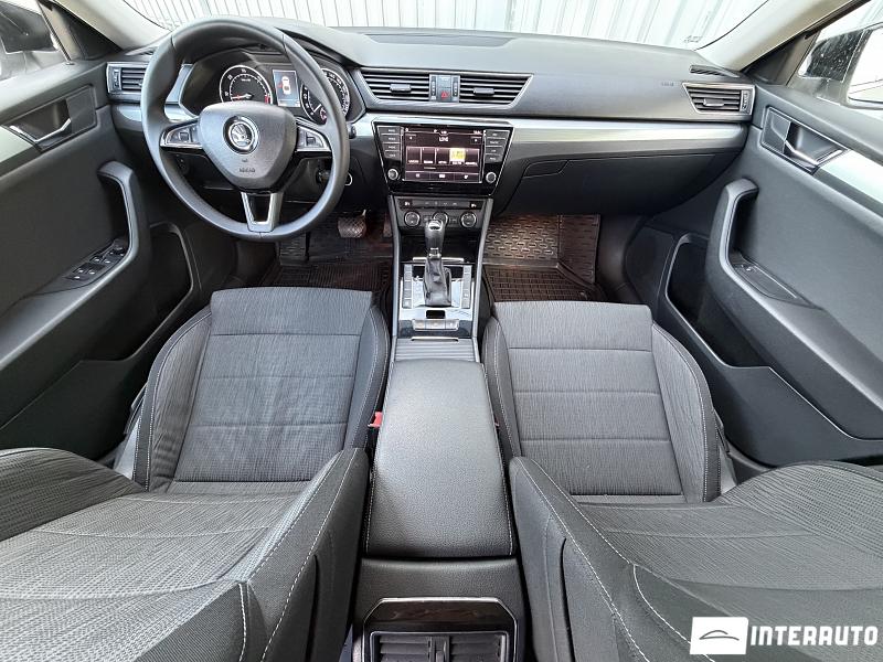 Skoda Superb 18 automobil-interauto
