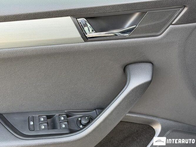 Skoda Superb 30 interauto-car