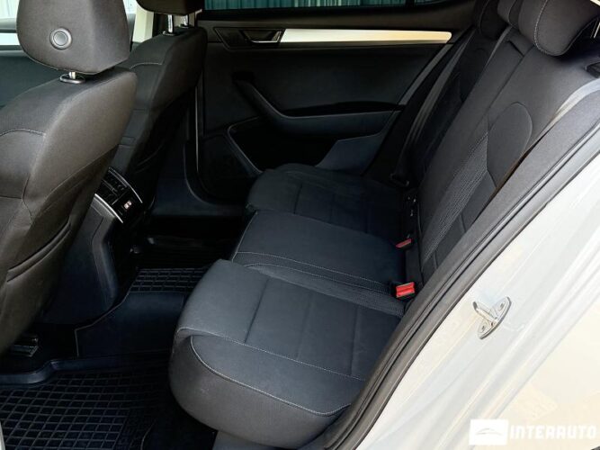 Skoda Superb 38 interauto-car