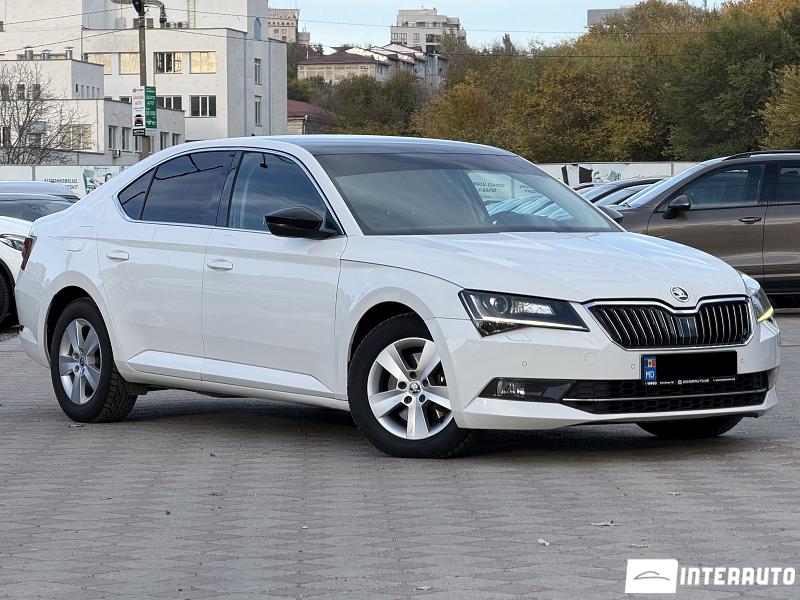 Skoda Superb 14 automobil-interauto