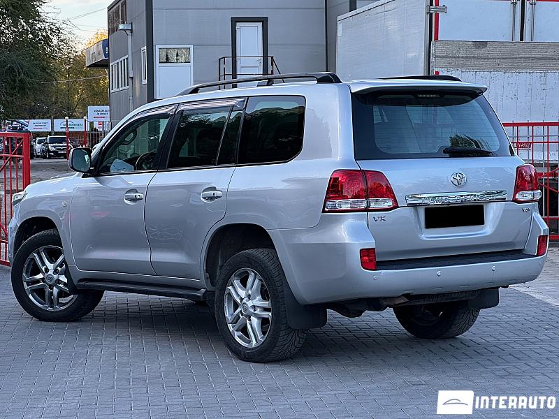 Toyota Land Cruiser 12 automobil-interauto