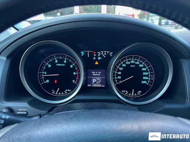 Toyota Land Cruiser 37 interauto-car