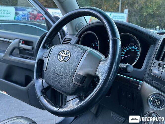 Toyota Land Cruiser 36 interauto-car