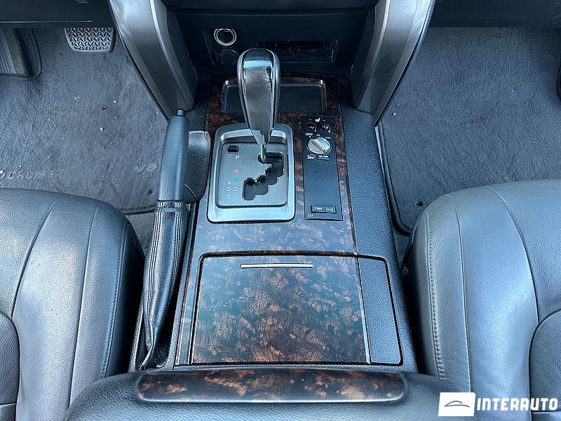 Toyota Land Cruiser 22 automobil-interauto