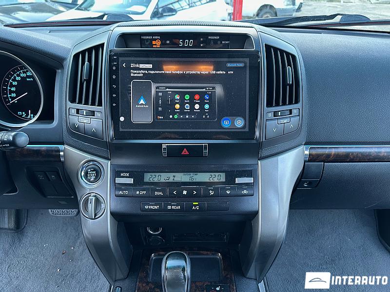 Toyota Land Cruiser 21 automobil-interauto