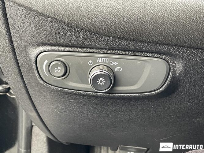 Chevrolet Equinox 36 interauto-car