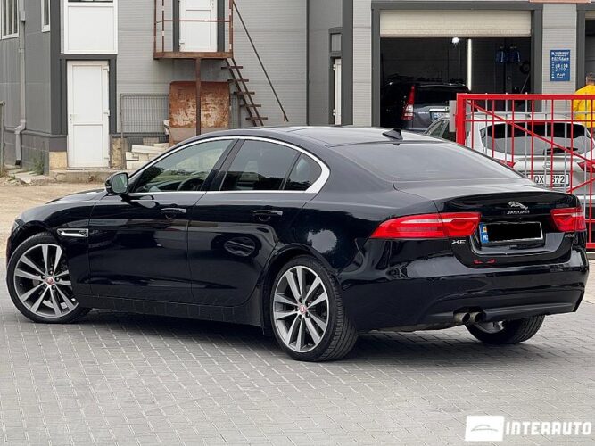 Jaguar XE 38 interauto-car