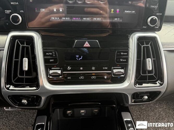 Kia Sorento 50 interauto-car