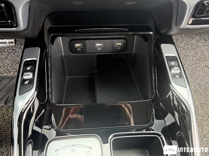 Kia Sorento 51 interauto-car