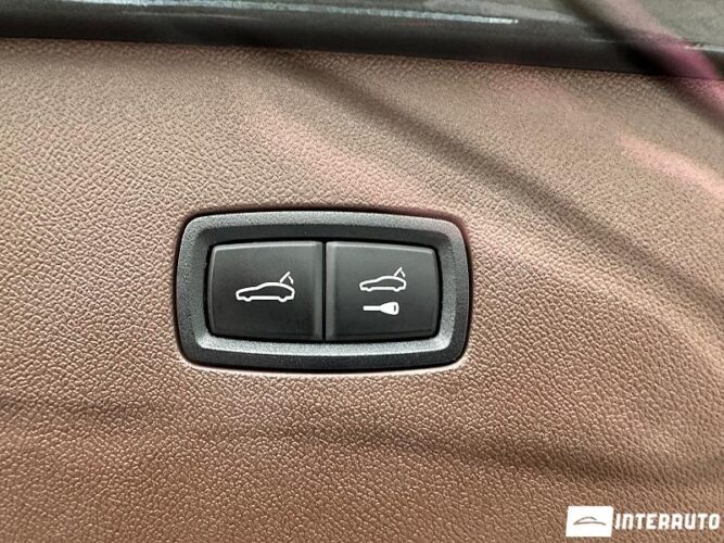 Porsche Cayenne E Coupe 59 interauto-car