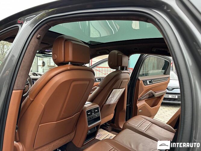 Porsche Cayenne E Coupe 44 interauto-car