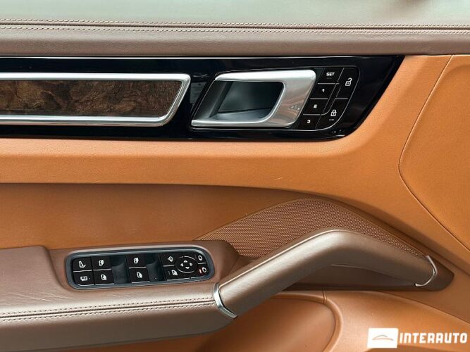 Porsche Cayenne E Coupe 55 interauto-car