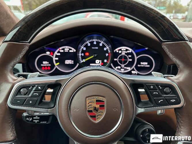 Porsche Cayenne E Coupe 47 interauto-car