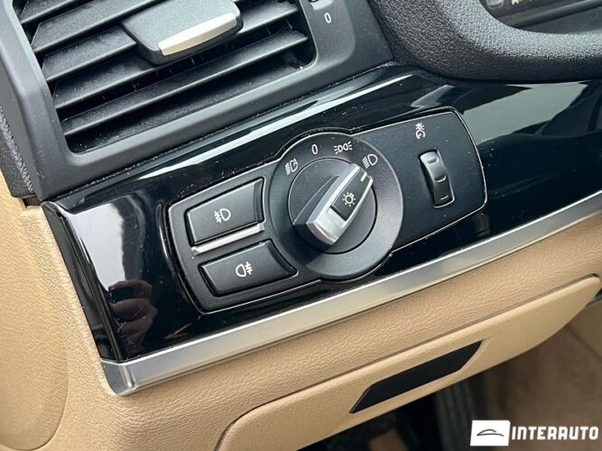 BMW X3 2.0D 42 interauto-car