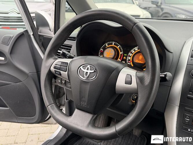 Toyota Auris 34 interauto-car