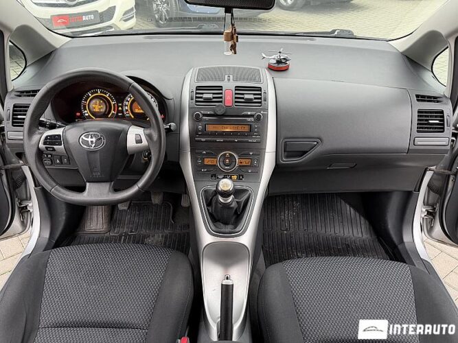 Toyota Auris 33 interauto-car