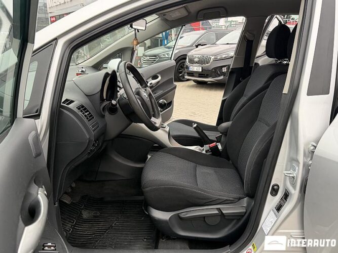 Toyota Auris 32 interauto-car
