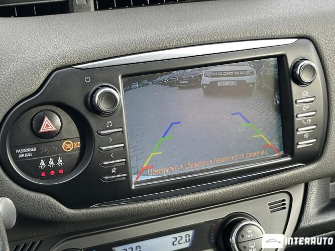 Toyota Yaris 40 interauto-car