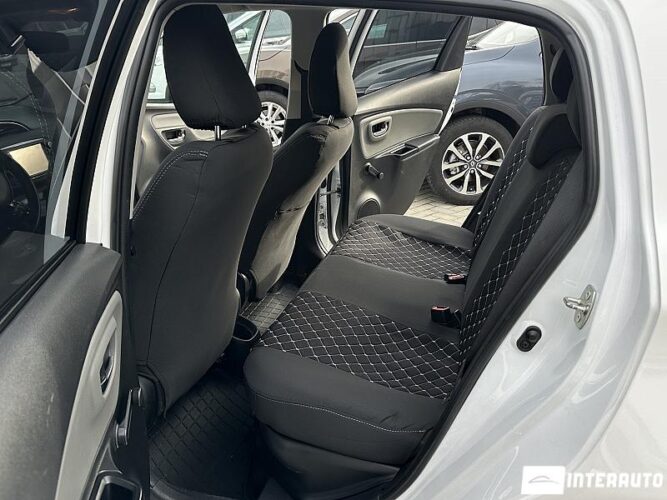 Toyota Yaris 43 interauto-car