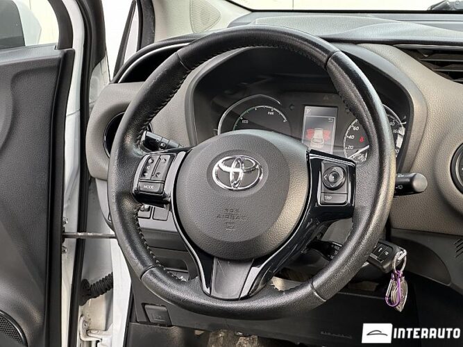 Toyota Yaris 37 interauto-car