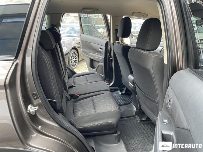 Mitsubishi Outlander 49 interauto-car