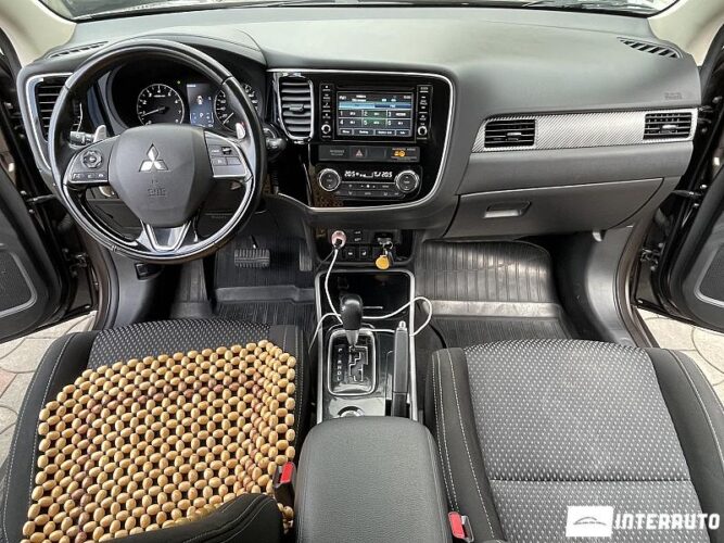 Mitsubishi Outlander 39 interauto-car