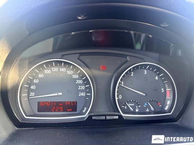 BMW X3 2.0D 38 interauto-car