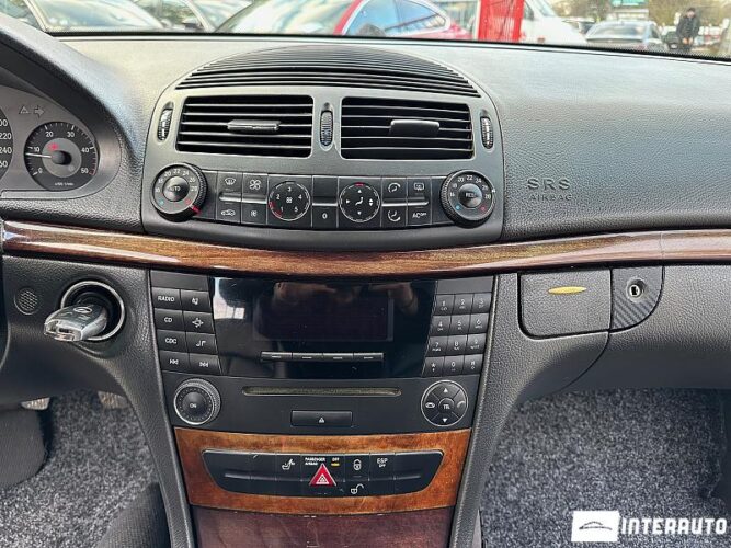 Mercedes E 200 37 interauto-car