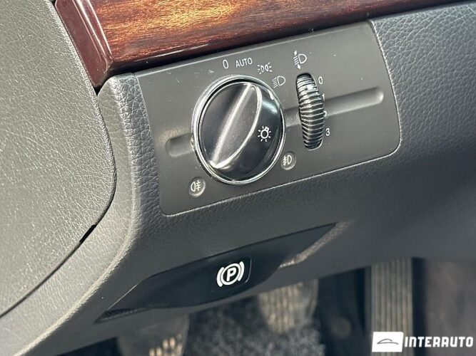 Mercedes E 200 40 interauto-car