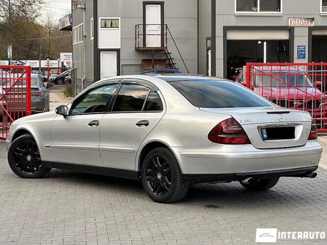 Mercedes E 200 31 interauto-car