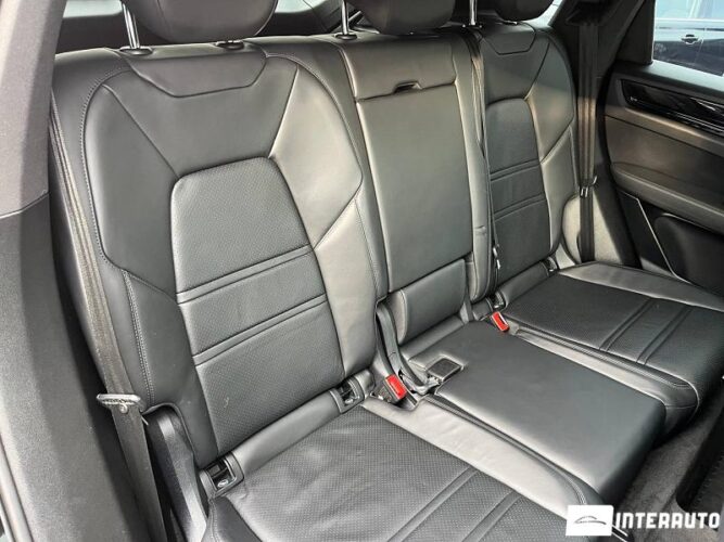 Porsche Cayenne E-Hybrid 53 interauto-car