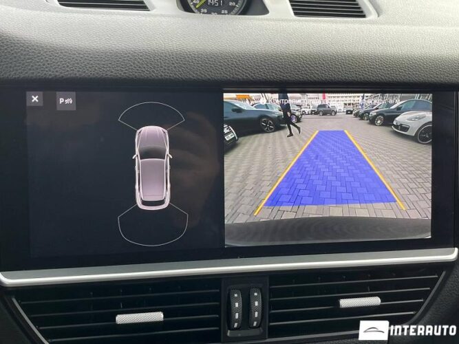 Porsche Cayenne E-Hybrid 44 interauto-car