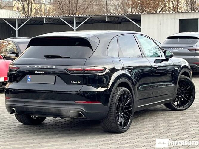 Porsche Cayenne E-Hybrid 37 interauto-car