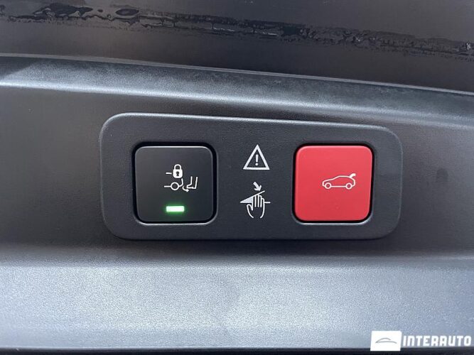 Peugeot 5008 53 interauto-car