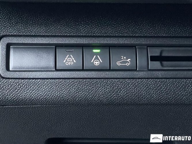 Peugeot 5008 41 interauto-car