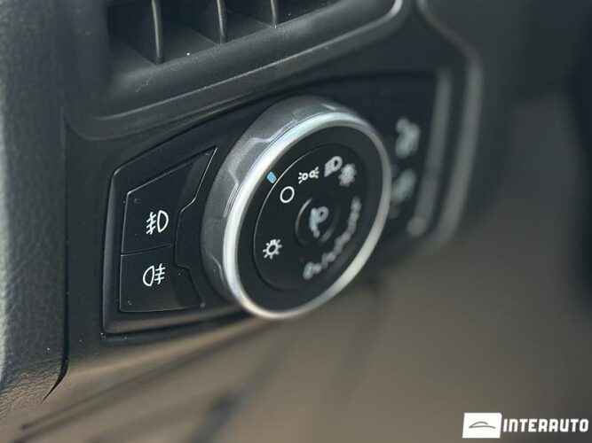 Ford Focus 39 interauto-car