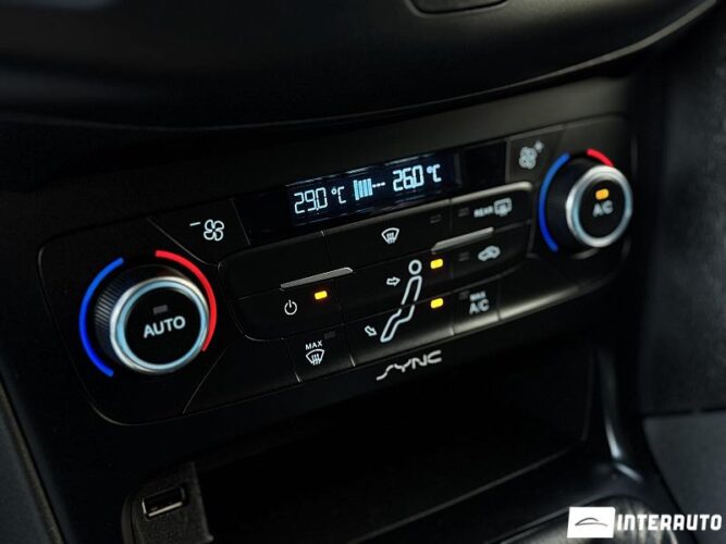 Ford Focus 43 interauto-car