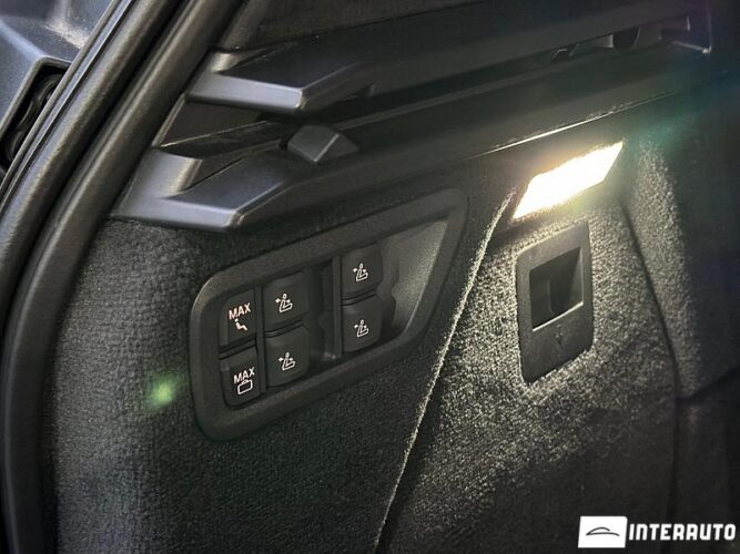 BMW X7 4.0i 56 interauto-car