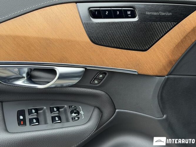 Volvo XC 90 42 interauto-car