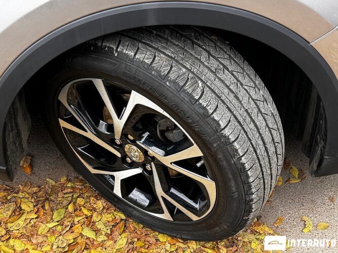 Toyota C-HR 52 interauto-car