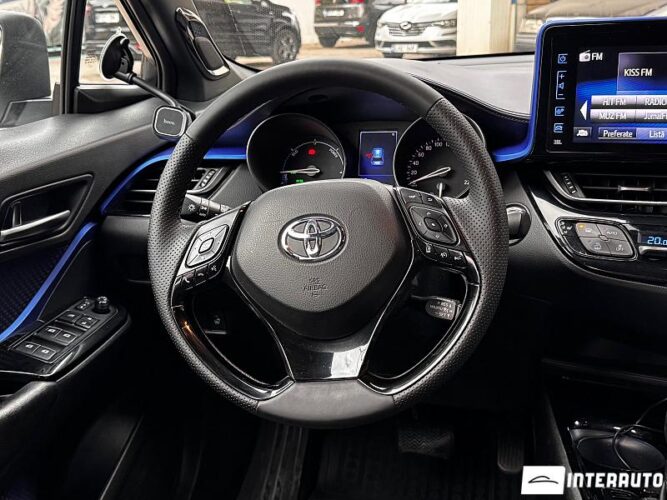 Toyota C-HR 39 interauto-car