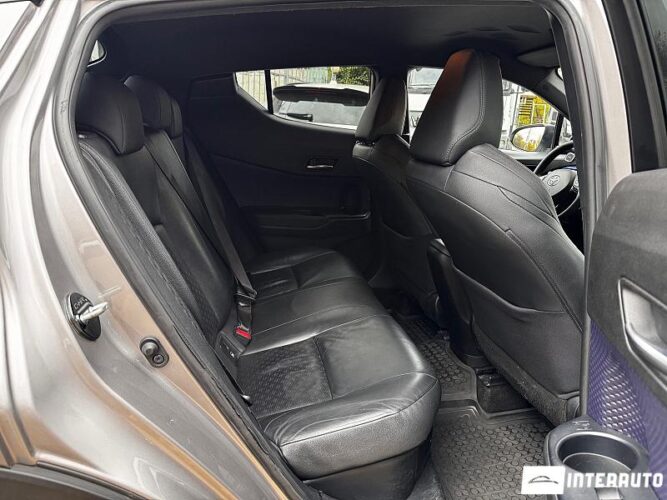Toyota C-HR 43 interauto-car