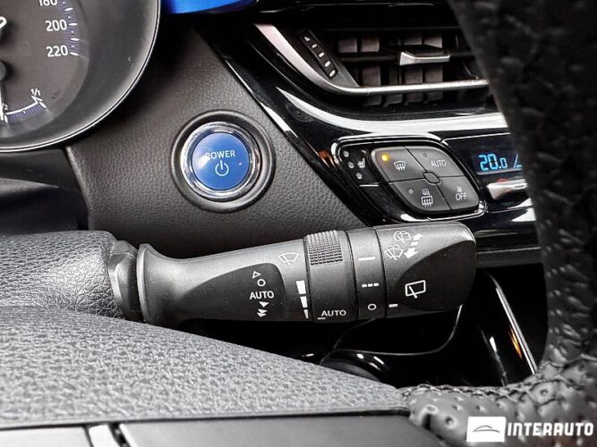 Toyota C-HR 46 interauto-car