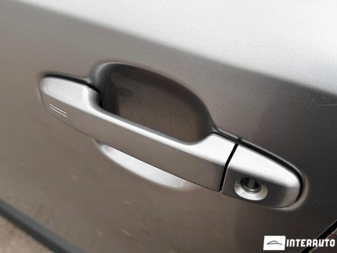 Toyota C-HR 51 interauto-car