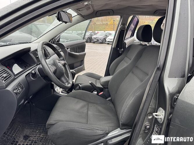 Toyota Corolla 33 interauto-car