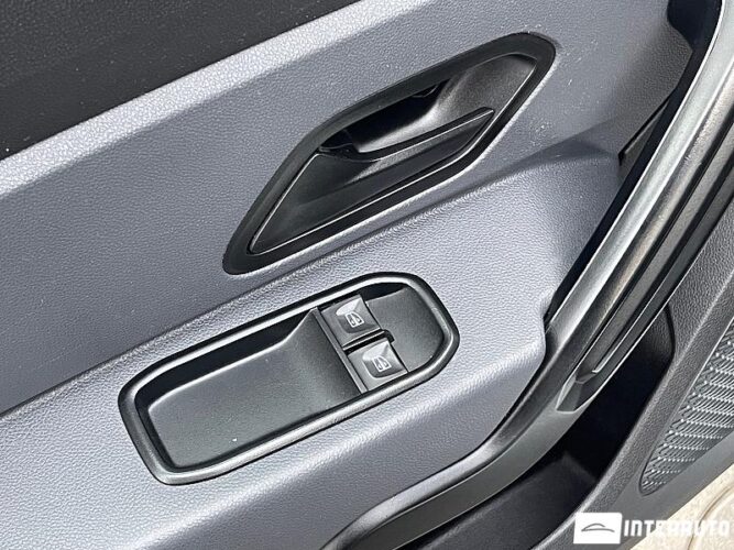 Dacia Duster 42 interauto-car