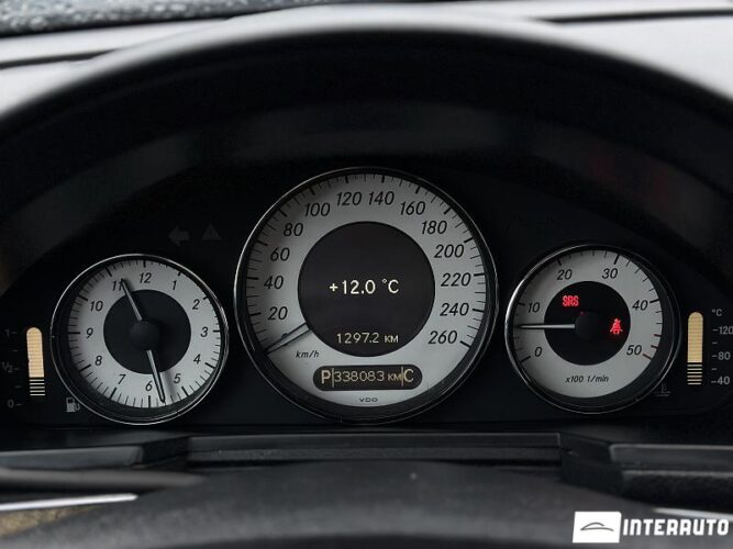 Mercedes E 420 46 interauto-car