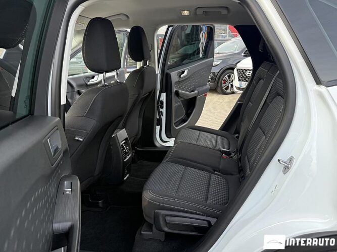 Ford Kuga 42 interauto-car