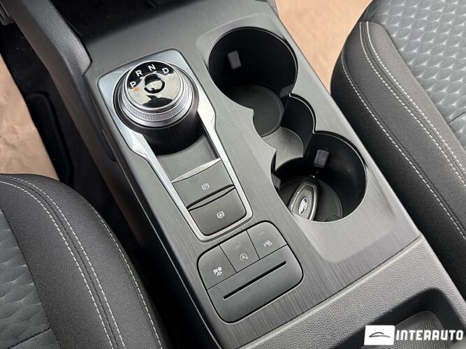 Ford Kuga 41 interauto-car