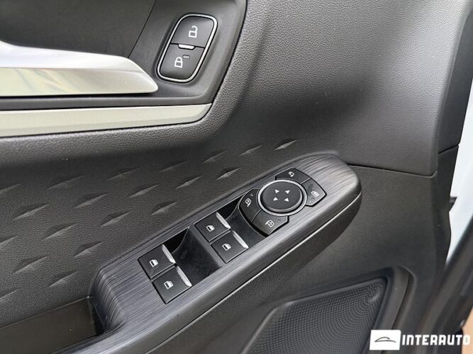 Ford Kuga 46 interauto-car